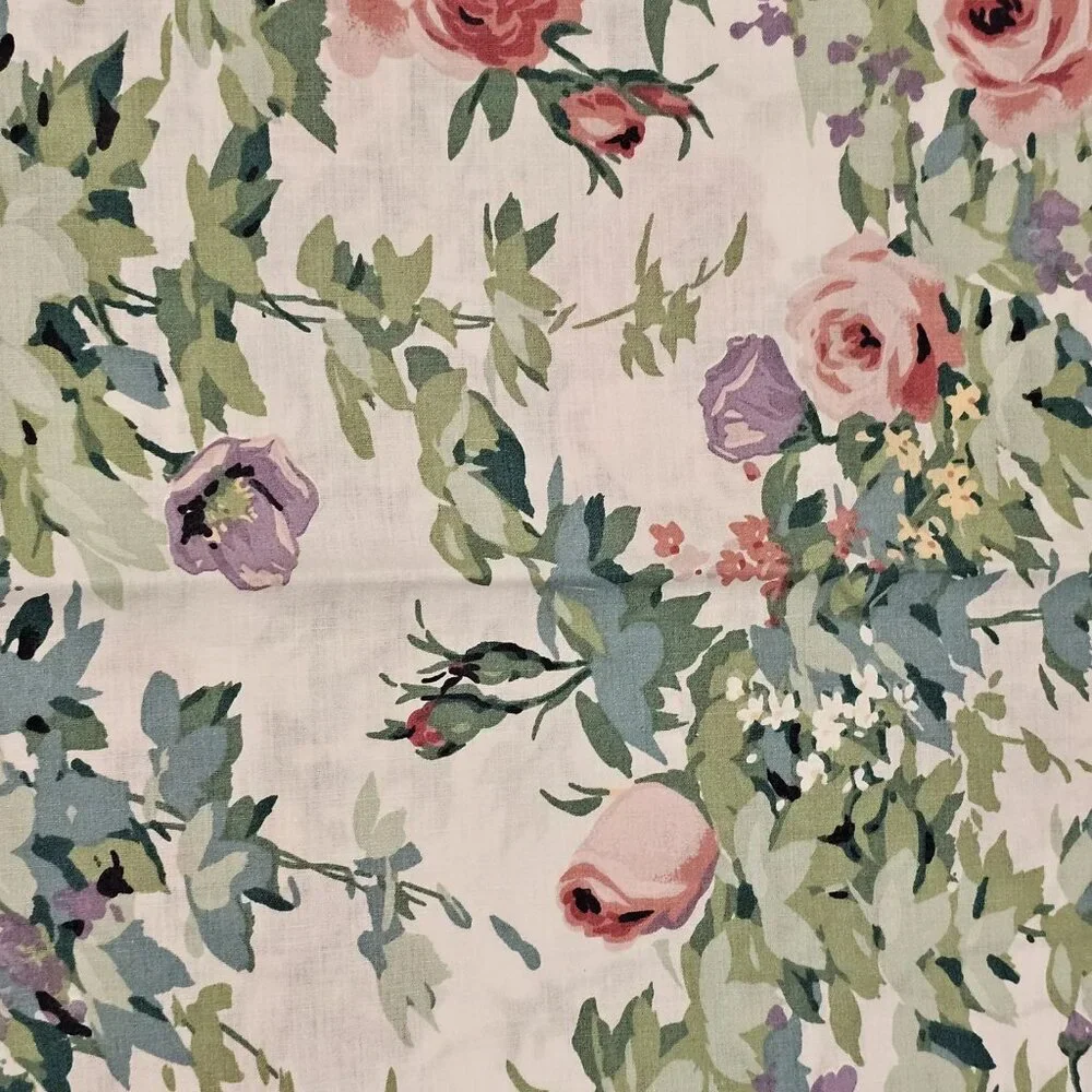 Pair of Vintage Floral Pillowcases - Made in Canada - Picture 3 of 6